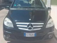 Usata Mercedes B200 140 CV (102 kW) 2009 Nero Monovolume