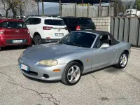 Usata Mazda MX5 110 CV (80 kW) 2001 Grigio Cabrio