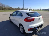 Usata Kia Rio 75 CV (55 kW) 2016 Bianco Utilitaria