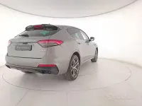 Usata Maserati Levante 330 CV (242 kW) 2021 Grigio SUV