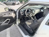 Usata Hyundai Veloster 150 CV (110 kW) 2011 Grigio Utilitaria
