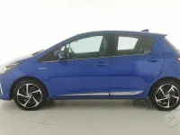 Usata Toyota Yaris Hybrid Style 73 CV (53 kW) 2018 Blu Berlina