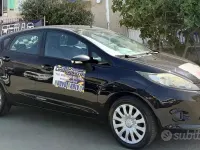 Usata Ford Fiesta 82 CV (60 kW) 2010 Nero Berlina