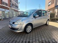 Usata Renault Modus 75 CV (55 kW) 2011 Argento Monovolume