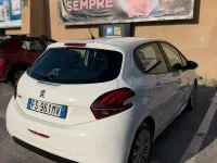 Usata Peugeot 208 82 CV (60 kW) 2018 Utilitaria