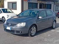 Usata VW Golf VI Comfortline 102 CV (75 kW) 2008 Grigio Utilitaria