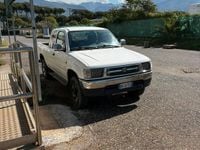 Usata Toyota HiLux SR5 90 CV (66 kW) 2000 Bianco Pick-up