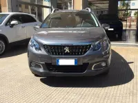 Usata Peugeot 2008 Active 99 CV (72 kW) 2017 Grigio SUV
