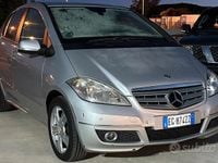 Usata Mercedes A180 95 CV (69 kW) 2011 Grigio Utilitaria