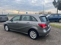 Usata Mercedes B160 89 CV (65 kW) 2016 Grigio Monovolume