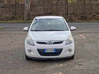 Usata Hyundai i20 Edition 77 CV (56 kW) 2012 Bianco Berlina