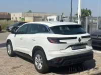 Usata Renault Austral Equilibre 131 CV (96 kW) 2023 Bianco nacrè SUV