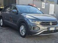 Usata VW T-Roc Life 150 CV (110 kW) 2023 Grigio SUV
