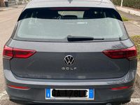 Usata VW Golf VIII Life 116 CV (85 kW) 2020 Grigio Berlina