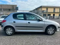 Usata Peugeot 206 75 CV (55 kW) 2000 Grigio Berlina