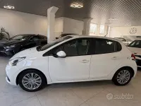 Usata Peugeot 208 Allure 82 CV (60 kW) 2019 Bianco Utilitaria