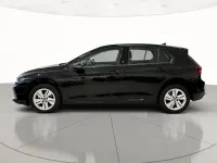 Usata VW Golf VIII Life 115 CV (84 kW) 2025 Grenadill black metallizzato Berlina