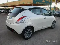 Usata Lancia Ypsilon Gold 75 CV (55 kW) 2011 Bianco Utilitaria