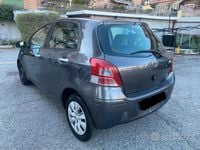 Second-hand Toyota Yaris Sol 90 CP (66 kW) 2011 Negru Hatchback