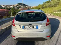 Usata Ford Fiesta 92 CV (67 kW) 2011 Argento Berlina