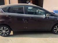 Usata Ford Fiesta 96 CV (70 kW) 2010 Rosso Utilitaria