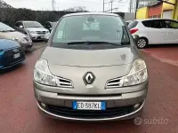 Käytetty Renault Modus 88 HP (64 kW) 2011 Harmaa Tila-auto