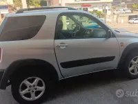Usata Toyota RAV4 116 CV (85 kW) 2003 Grigio SUV