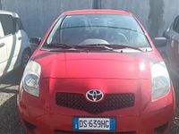 Usata Toyota Yaris Sol 69 CV (50 kW) 2008 Rosso Utilitaria