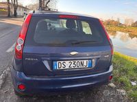 Usata Ford Fiesta 68 CV (50 kW) 2006 Blu Berlina