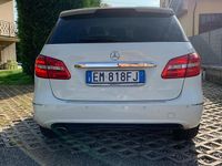 Usata Mercedes B180 Premium 122 CV (89 kW) 2012 Bianco Utilitaria