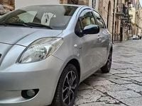 Usata Toyota Yaris 90 CV (66 kW) 2008 Grigio Utilitaria