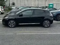 Usado Renault Clio V 101 HP (74 kW) 2023 Preto Sedan