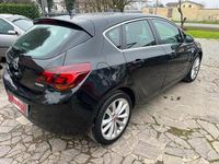Usata Opel Astra Cosmo 140 CV (102 kW) 2010 Nero Berlina