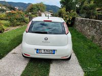 Usata Fiat Grande Punto 75 CV (55 kW) 2012 Bianco Utilitaria