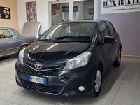 Usata Toyota Yaris Lounge 90 CV (66 kW) 2013 Nero Berlina