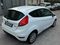 Usata Ford Fiesta 68 CV (50 kW) 2010 Bianco Berlina