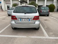 Usata Mercedes B180 116 CV (85 kW) 2012 Grigio Monovolume