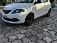Usata Lancia Ypsilon 69 CV (50 kW) 2022 Bianco Utilitaria