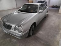 Usata Mercedes E270 Elegance 136 CV (100 kW) 2000 Grigio Berlina