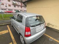 Usata Kia Picanto 61 CV (44 kW) 2007 Grigio Utilitaria