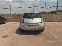Usata Renault Mégane II Sportway 100 CV (73 kW) 2005 Grigio Berlina