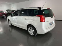 Usata Peugeot 5008 111 CV (81 kW) 2011 Bianco Monovolume
