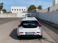Usata Volvo V40 115 CV (84 kW) 2014 Bianco Berlina