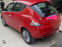 Usata Lancia Ypsilon 69 CV (50 kW) 2016 Rosso Utilitaria