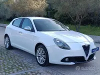 Usata Alfa Romeo Giulietta Super 120 CV (88 kW) 2018 Bianco Utilitaria