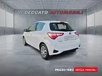 Usata Toyota Yaris Hybrid Cool 101 CV (74 kW) 2019 Bianco Utilitaria