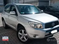 Usata Toyota RAV4 Luxury 136 CV (100 kW) 2006 Grigio SUV