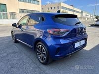 Usata Renault Clio V Techno 91 CV (66 kW) 2024 Blu Berlina