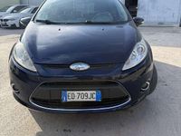 Usata Ford Fiesta Individual 95 CV (69 kW) 2010 Blu Utilitaria