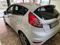 Usata Ford Fiesta Titanium 75 CV (55 kW) 2016 Bianco Utilitaria